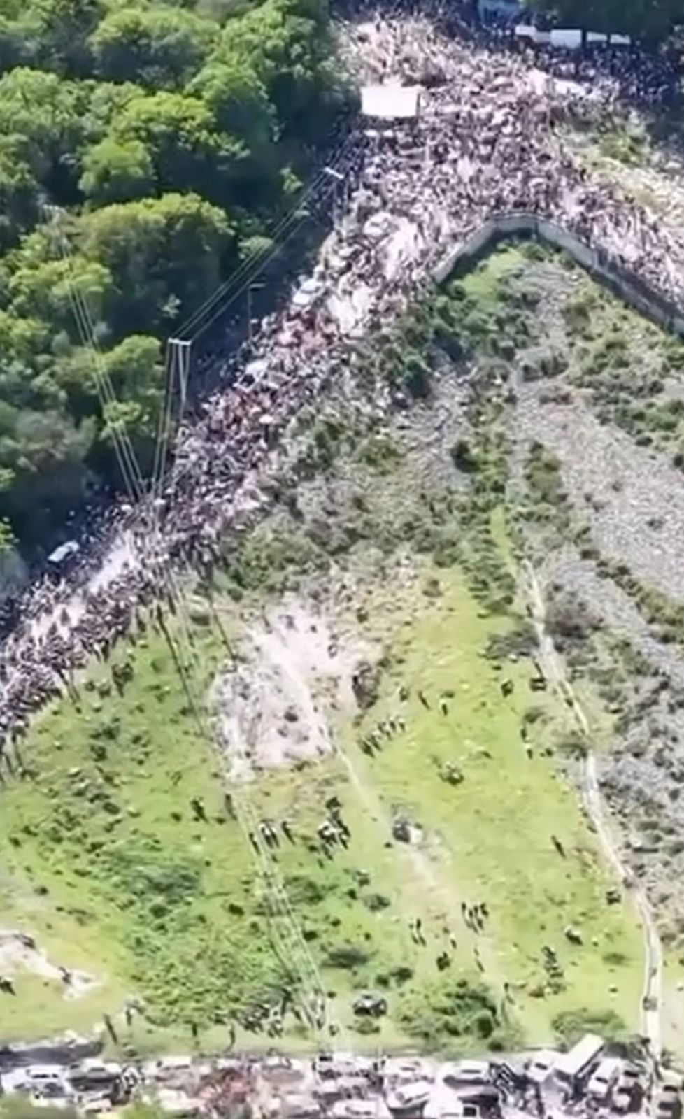 Frontera reforzada con controles de seguridad y vigilancia ante el aumento de las amenazas transnacionales.